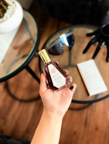 عطر ادکلن زنانه کایالی وانیلا 28 فرگرانس ورد (الی سیا وانیلا) | (Kayali Vanilla 28 ( ELY SIA Vanilla Fragrance World حجم 50 میل(شرکتی)