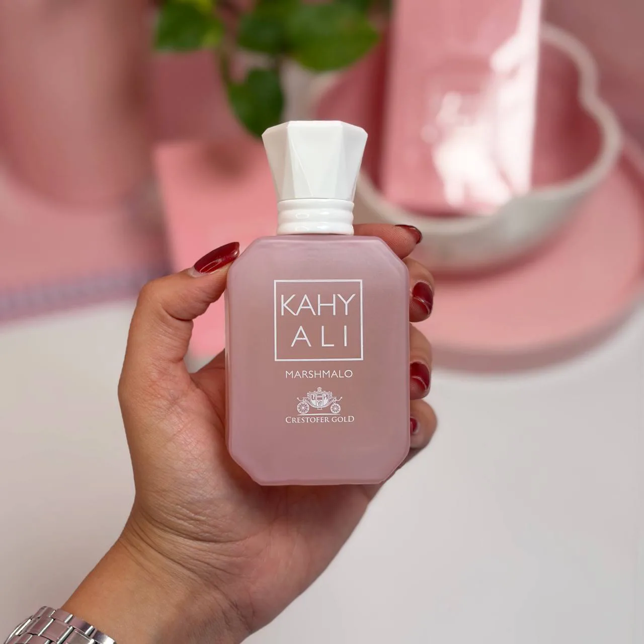 عطر ادکلن مینی کایالی یام بوجی مارشمالو 81 (کریستوفر گلد) | (Kayali Yum Boujee Marshmallow 81 (Christofer Gold حجم 60 میل(شرکتی)